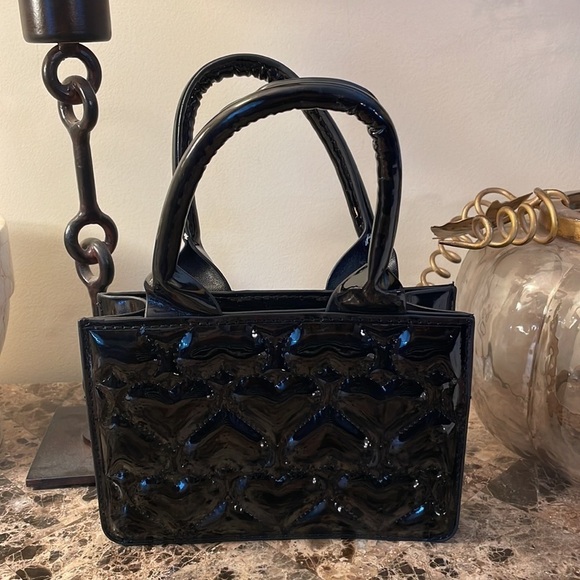 Black Heart Betsy Style Mini Bag - Picture 5 of 12